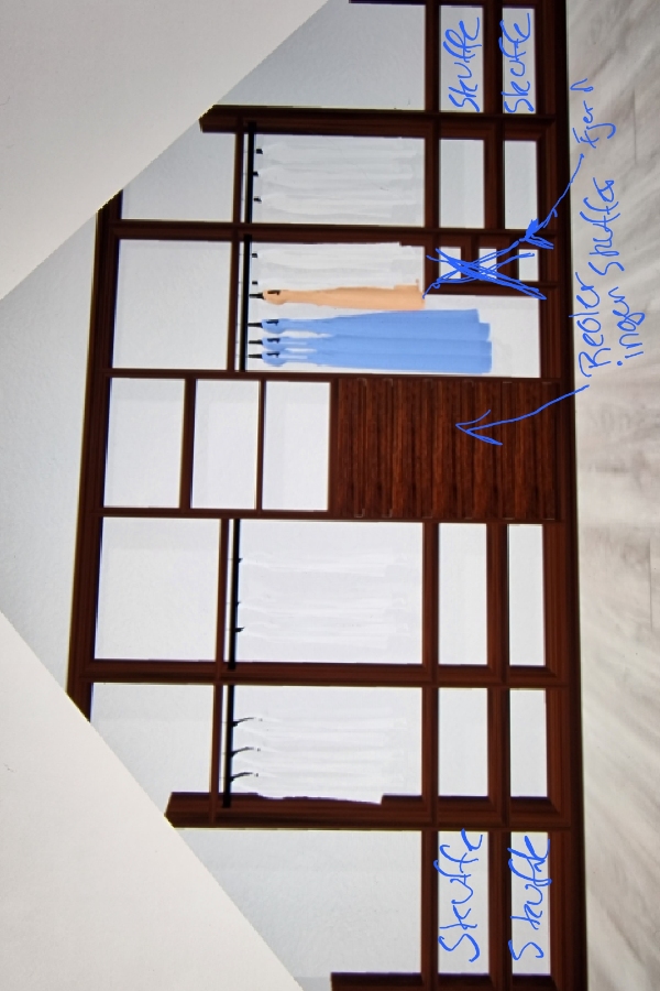 Gadarobeskab til skråvæg