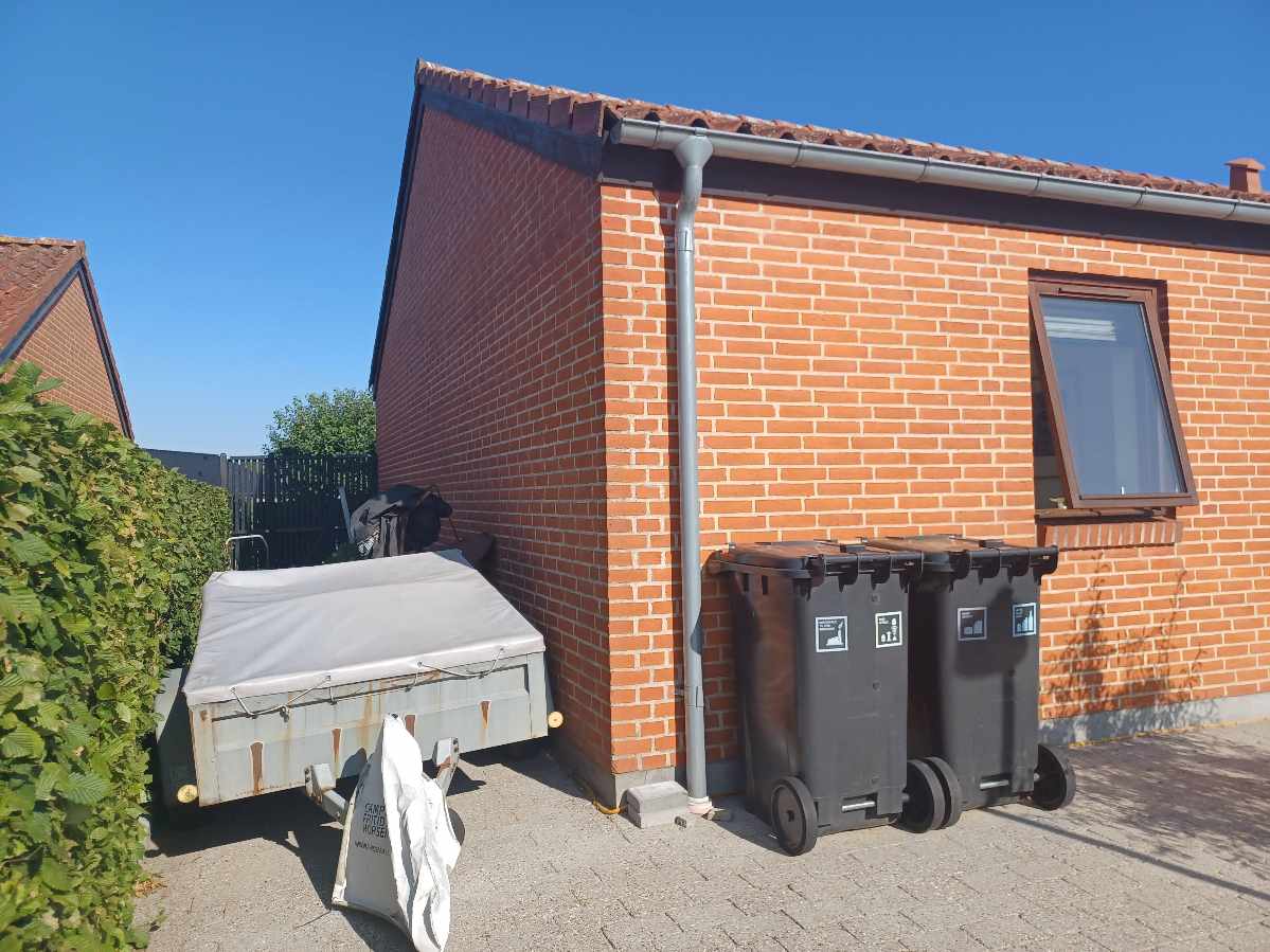 Male udhæng + male mahognivinduer