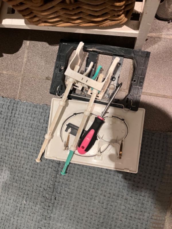 Toilet flusher