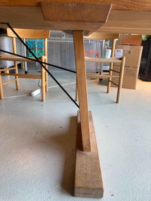 Flytning af langt og tungt bord