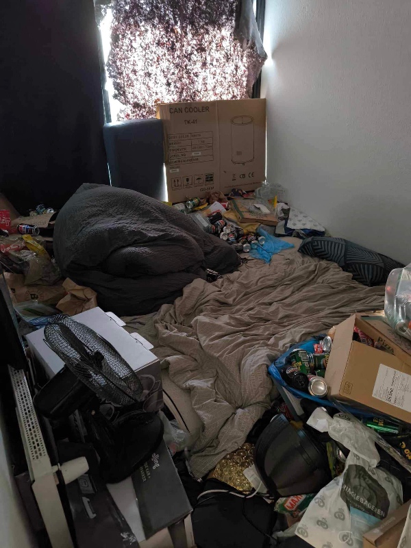 Tømming af meget beskidt lejlighed 46 kvm 2 vørselser