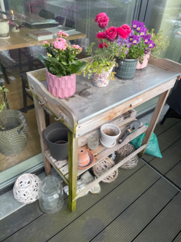 Aflever plantebord til genbrugsplads