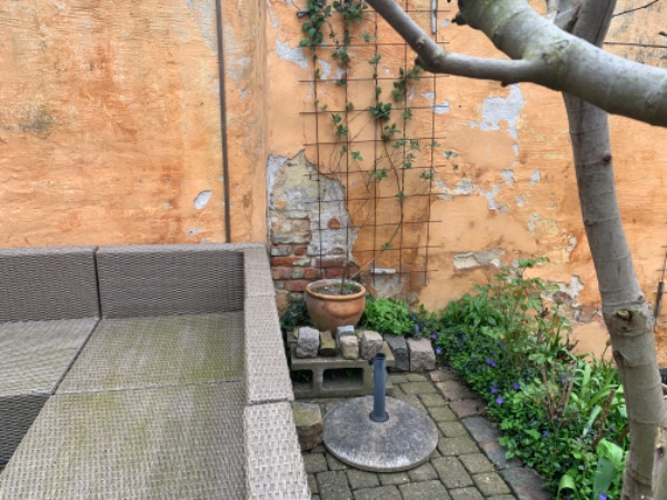 Renovering af gårdhavemur