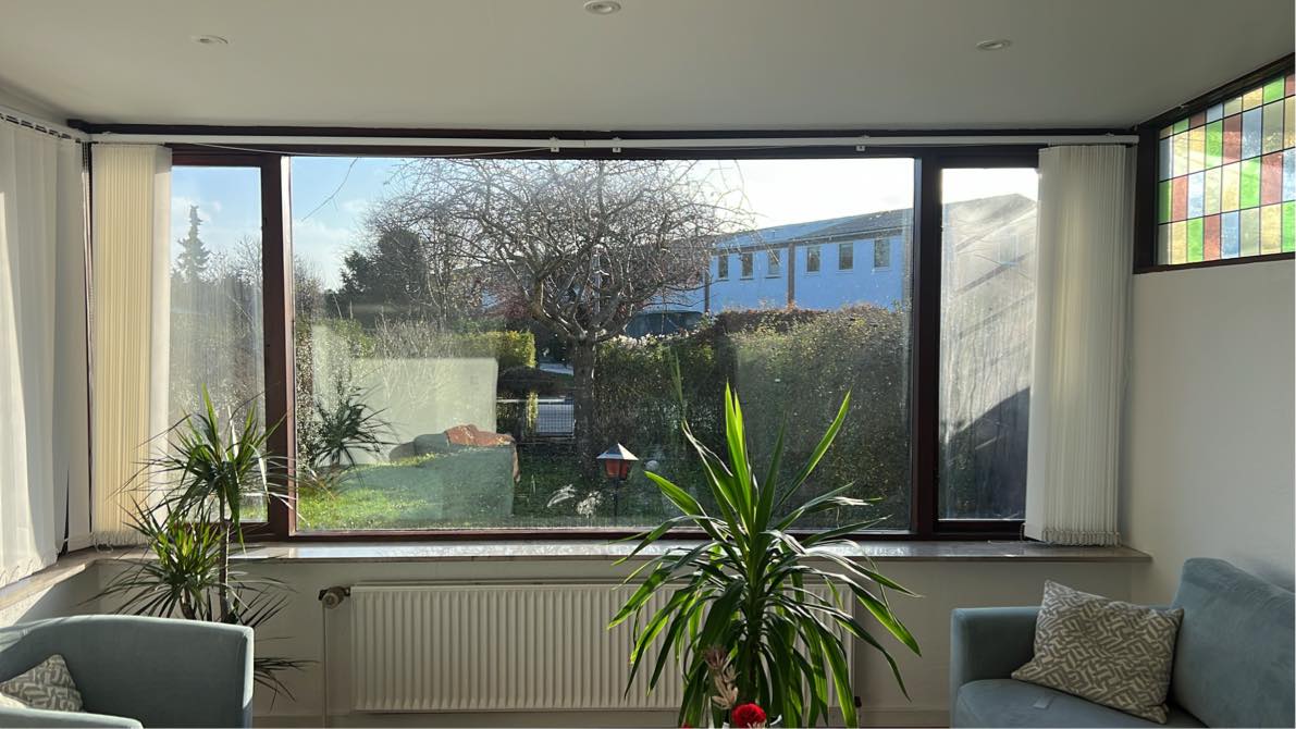 Udskiftning af vinduer, døre, gulv og tag på udestue. Tømerer/murer/vvs