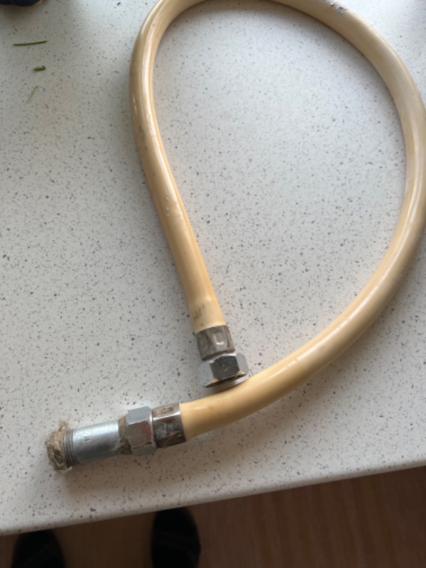 Tilslutning af gaskomfur til bygas (brugt komfur som er indstillet til bygas, så skal kun tilsluttes