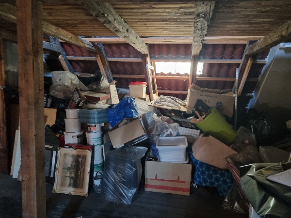 Ryddet stort loftsrum på 5 sal på Nørrebro