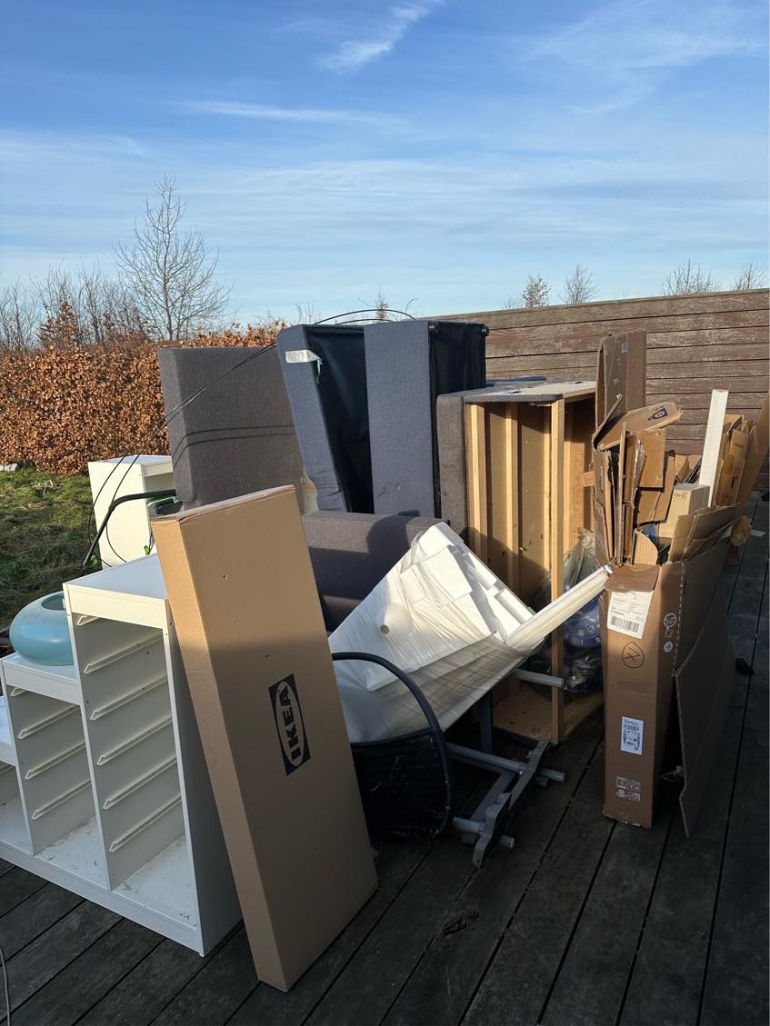 Bortskaffelse af møbler og sorteret affald