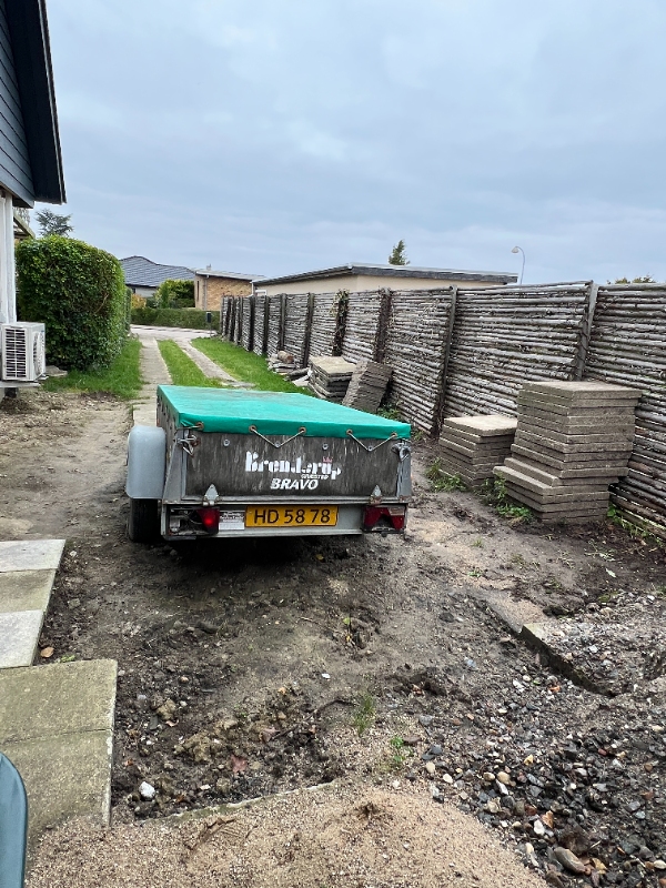 lægning af indkørsel - sandsynligvis beton