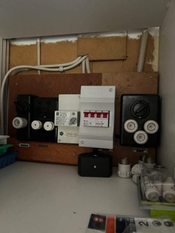 Ny eltavle samt trækning af nye kabler