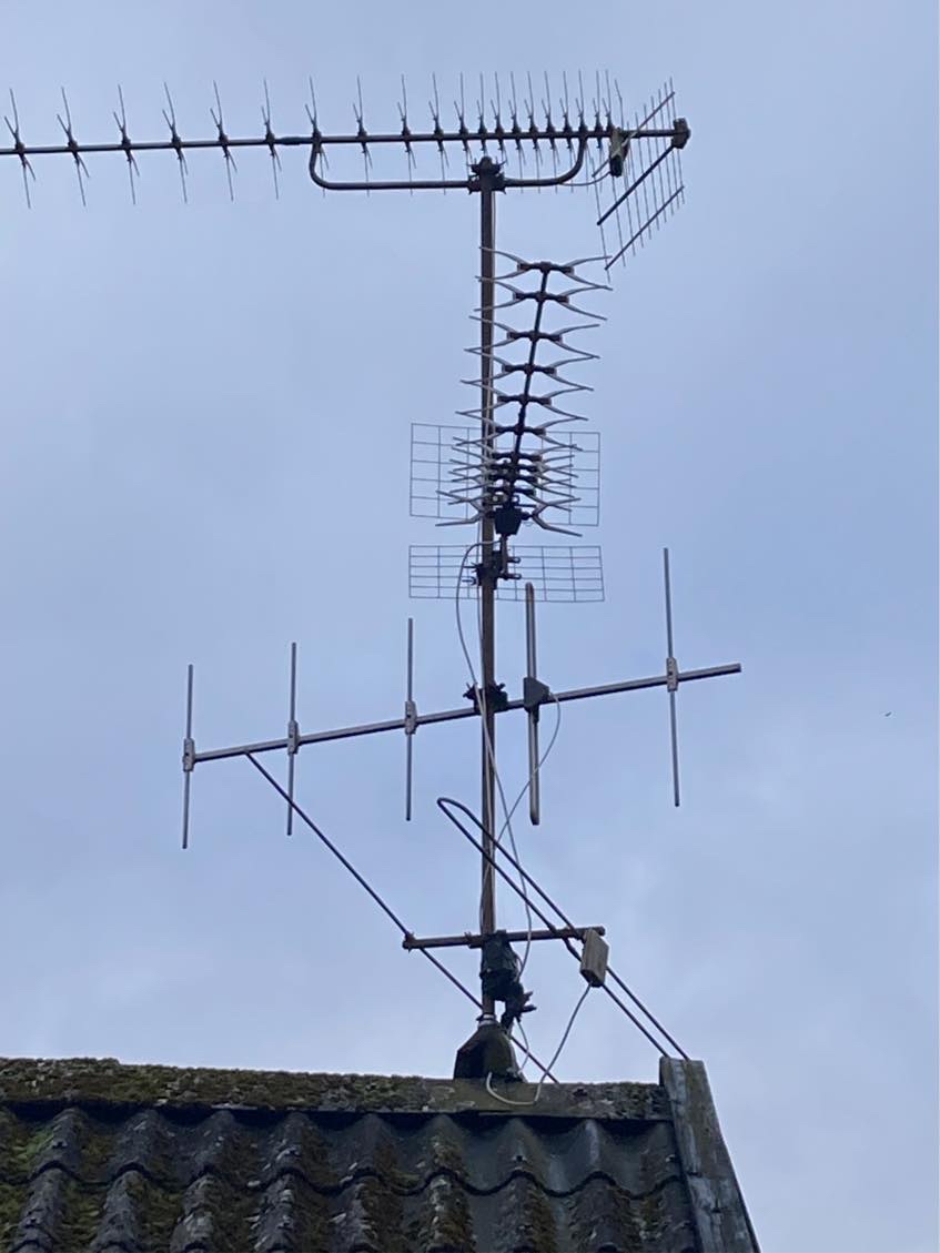 Nedtagning af gammel antenne