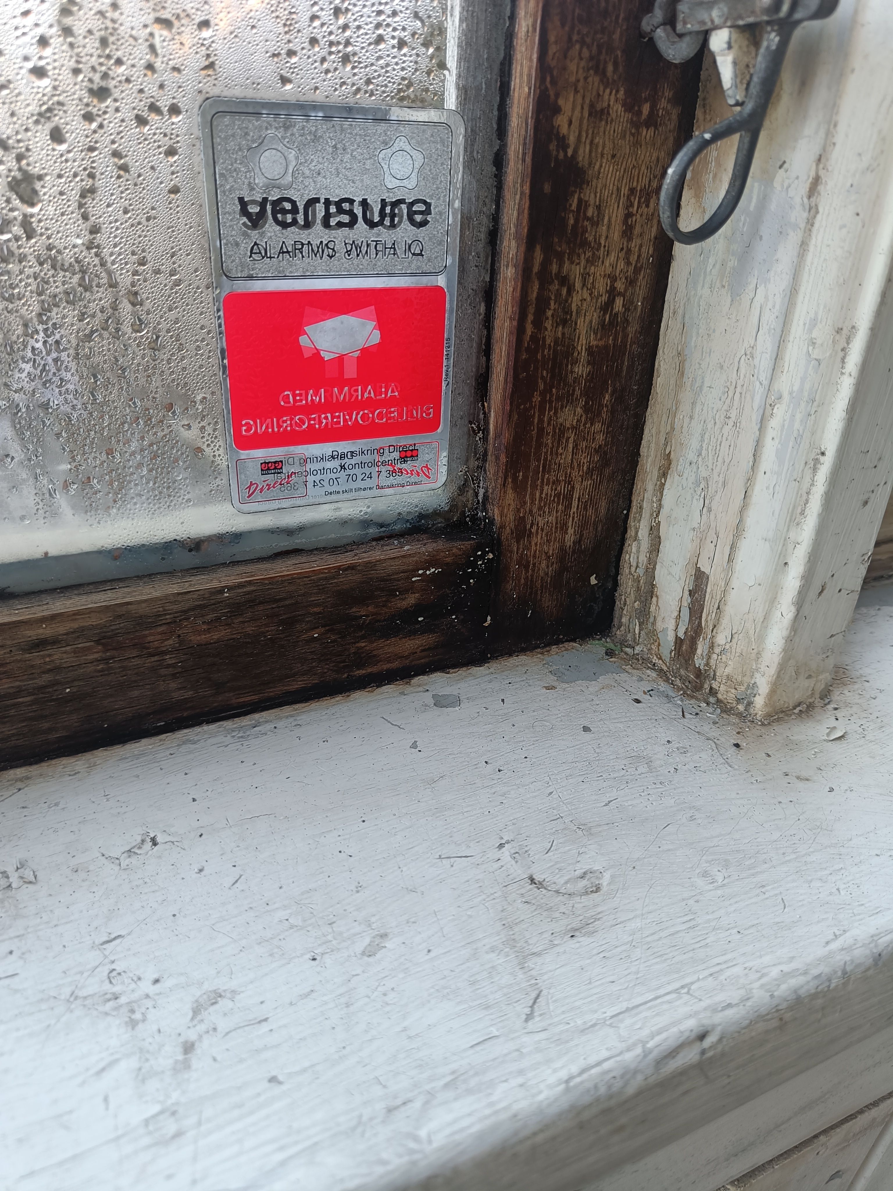 Skiftet vindueskarme samt skiftet 2 vinduer