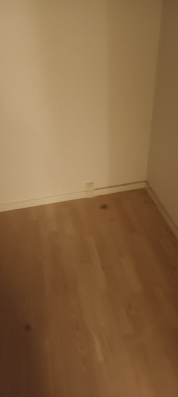 Flytning af en stikkontakt ca. 1,5 meter