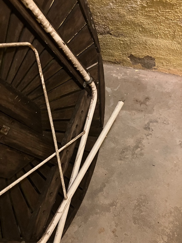 Restaurering af havebord