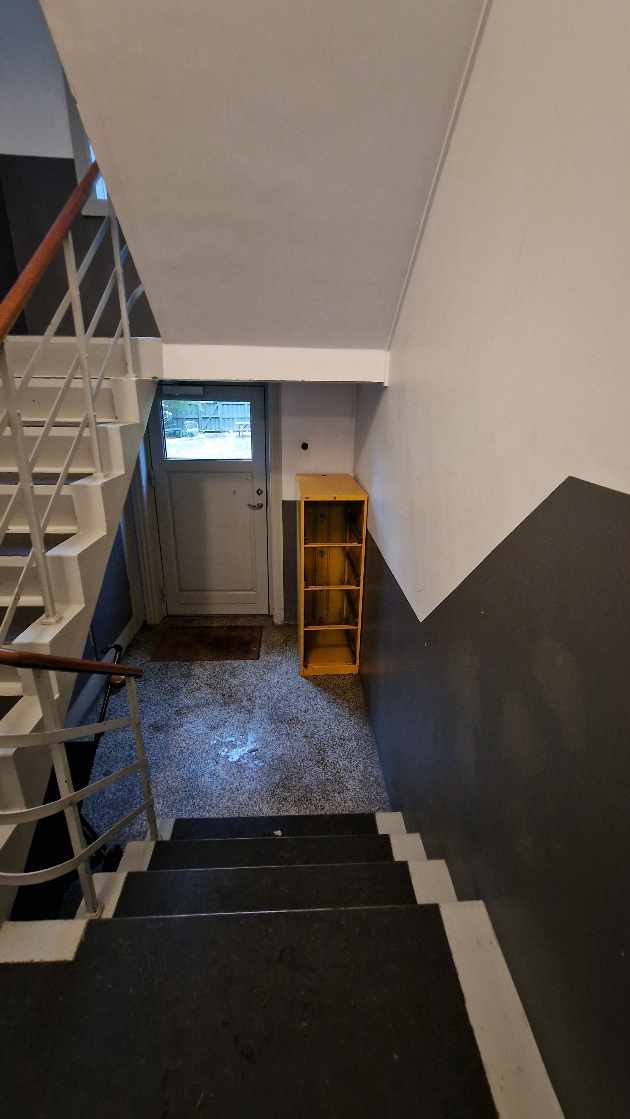 Opbæring af arkivskab til 4. sal