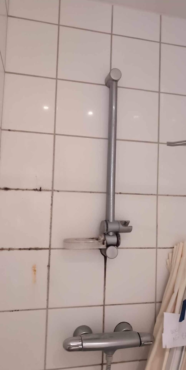 Rengøring af badeværelse