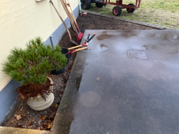 Udfyldning af gamle bede med beton