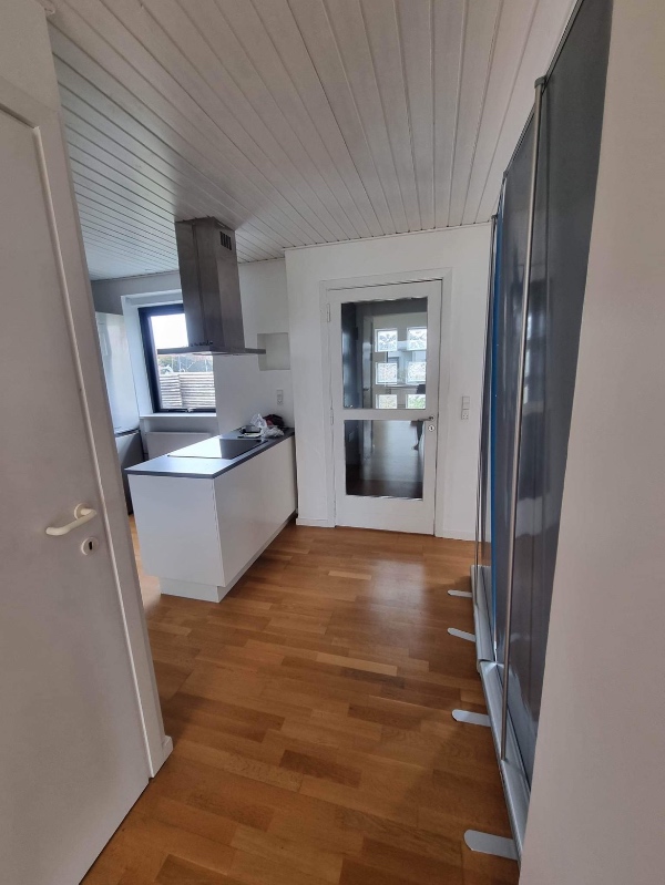 To gips vægge + blændet en dør