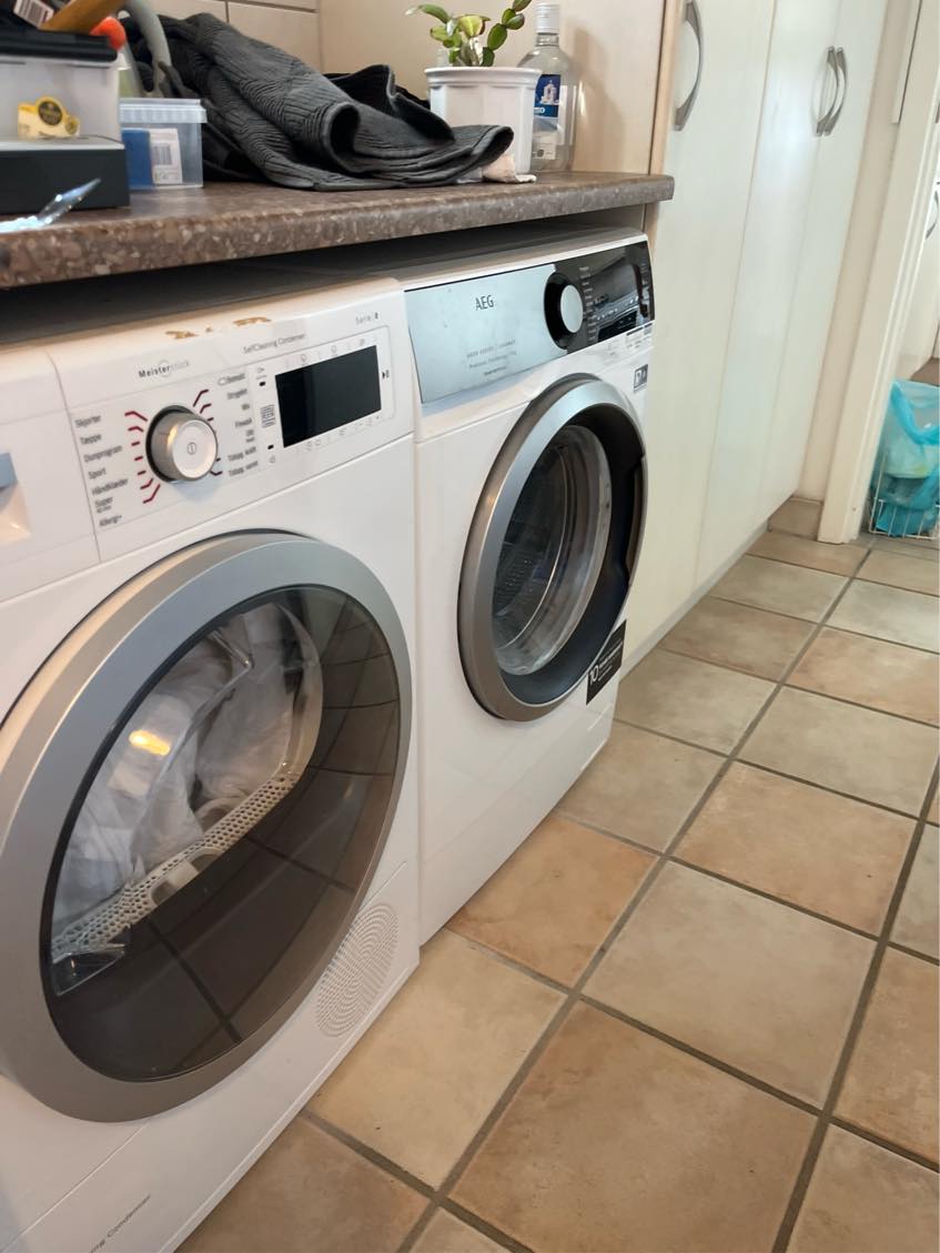 Afmontering og bortskaffelse af 3  hvidevarer: Vaskemaskine, tørretumbler, opvaskemaskine