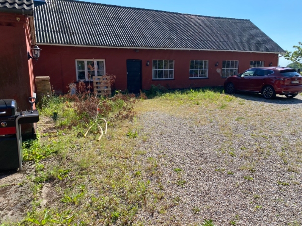 Sprøjtning af gårdsplads