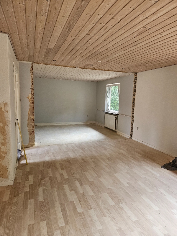 Fjerne tapet og løst gulv