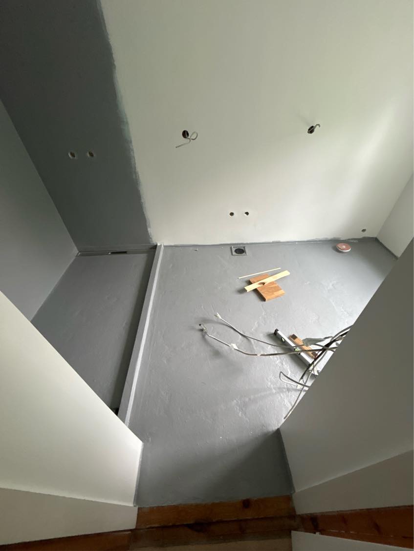 Lægning af fliser i badeværelse