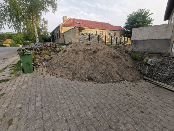Bortkørsel/Fjernet af jord ca 25 m3