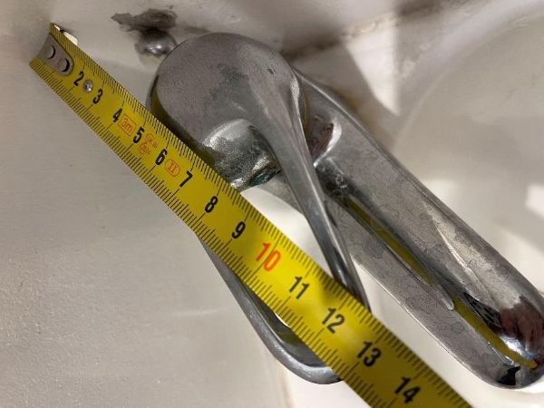 Udskiftning af toiletvaskarmatur, afløbsforbindelser  og ventilator