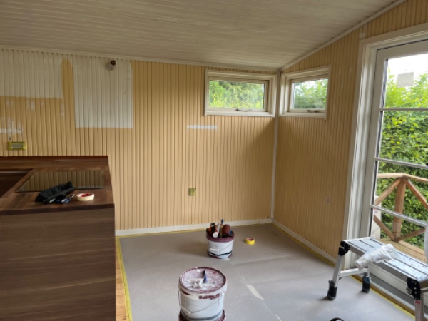 Maling indendørs i kolonihave