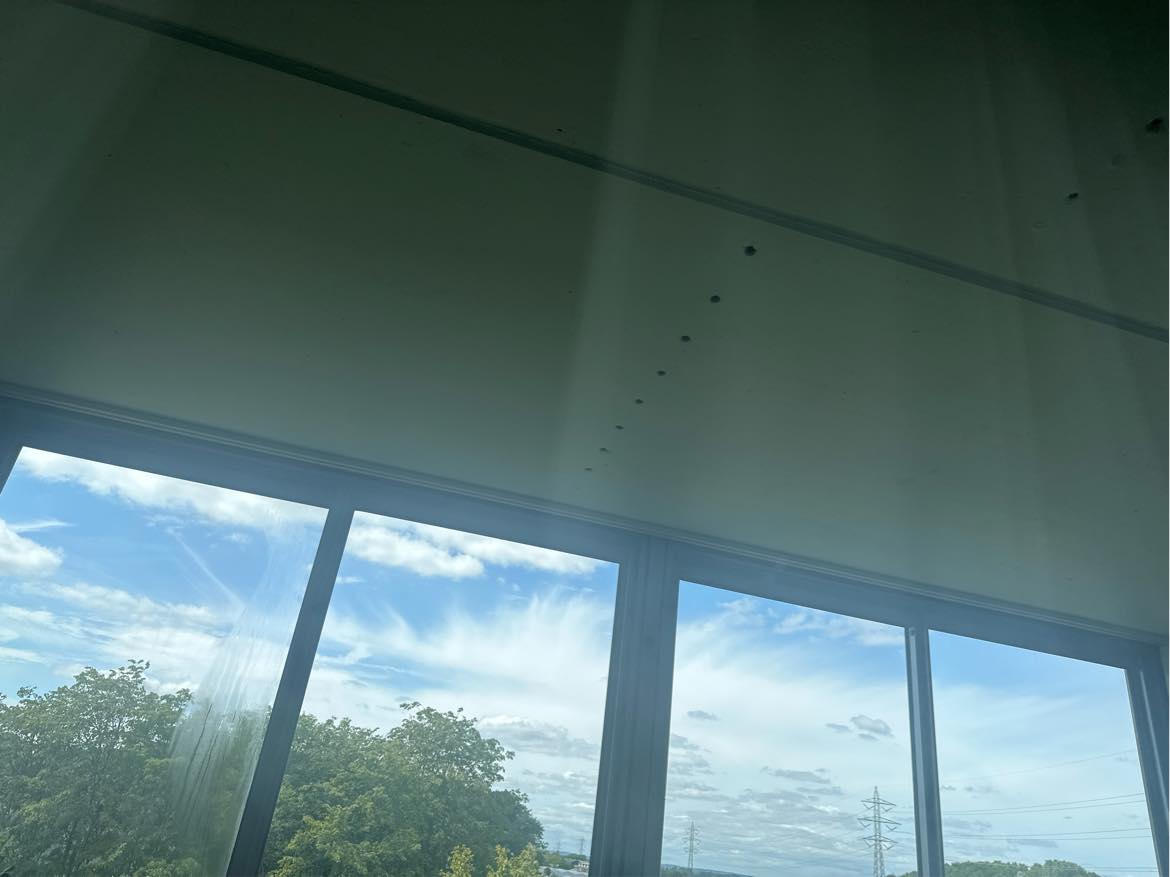 Sat gardinstænger op på altan og gardiner