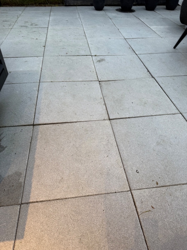 Omlægning af udendørs fliser