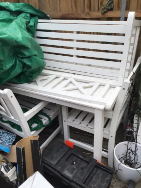 Bortskaffelse af gammelt havebord, døre, pap mm.