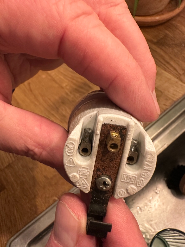 Ophængning af to loftslamper