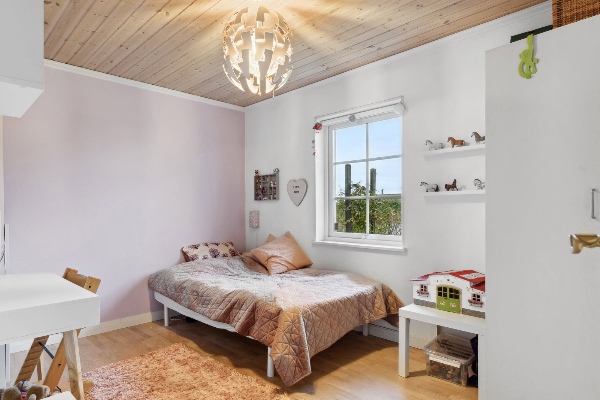 Male loft og væg i tomt hus, på 151kvm