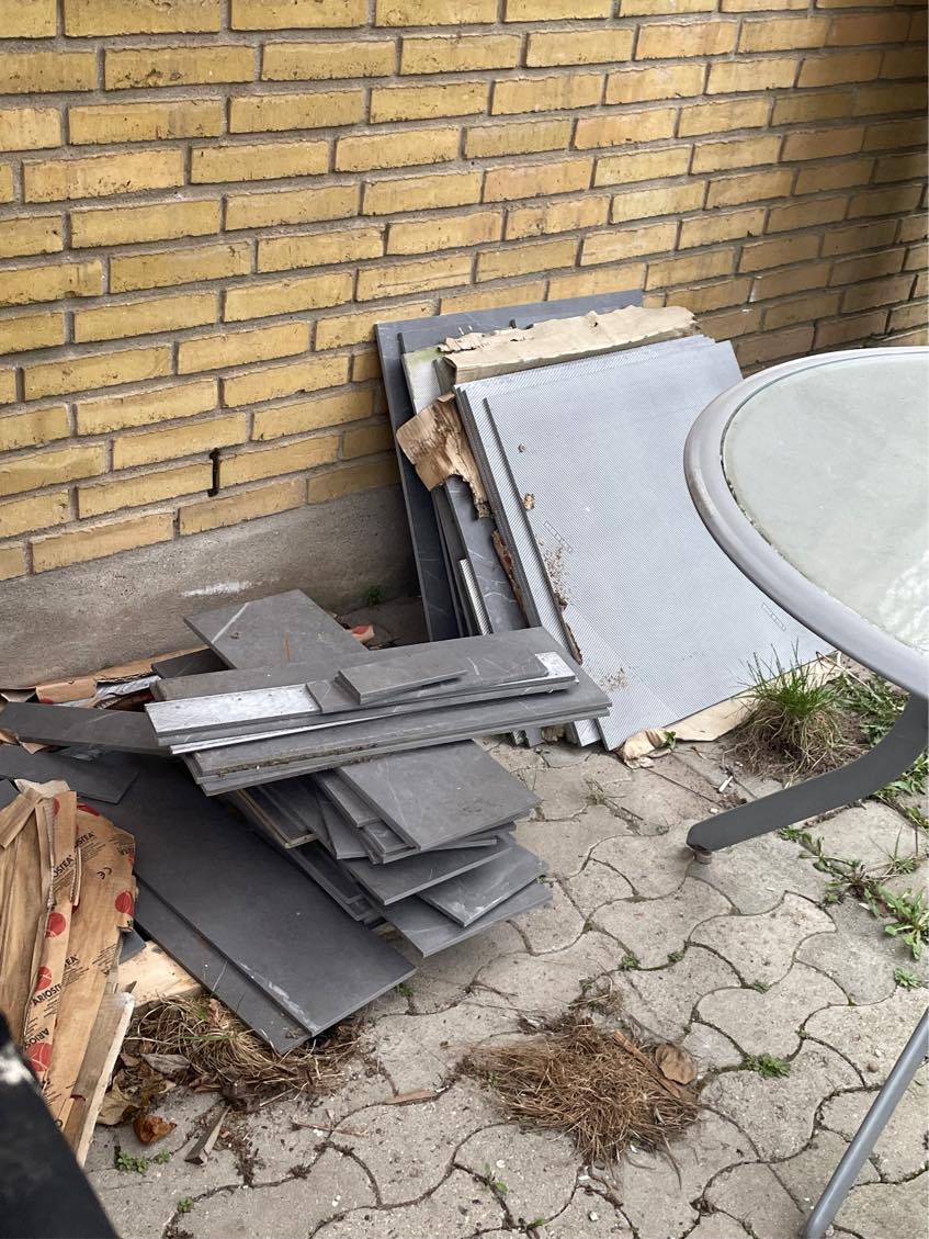 Have smidt byggeaffald ud