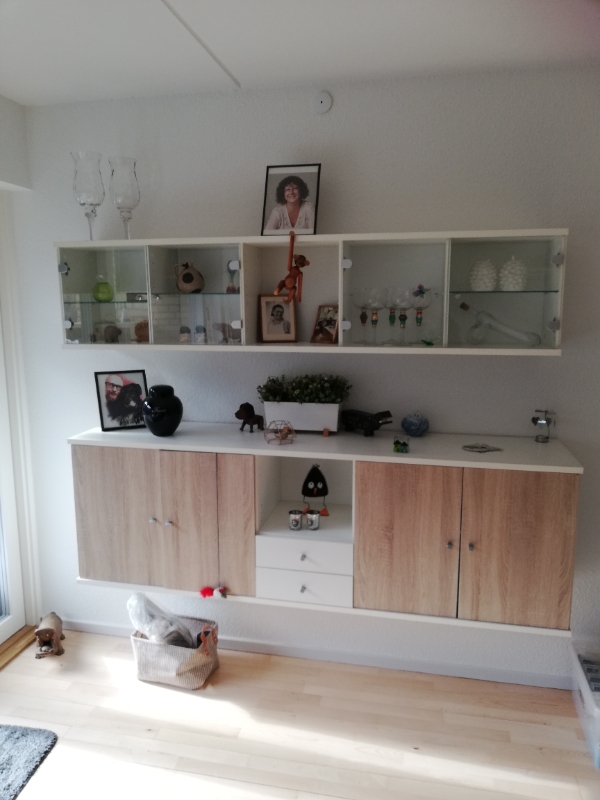 Reparation og genopsætning af reol