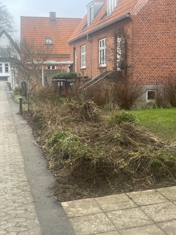 Fjerne jord / bed i forhaven