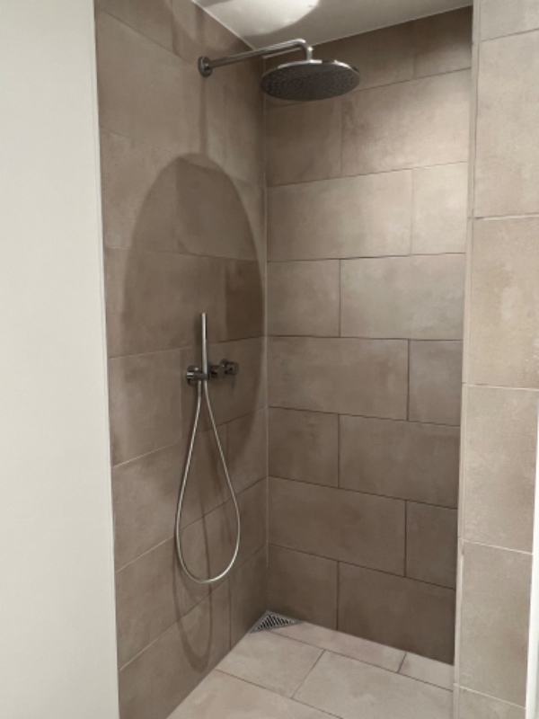 Opsætning af brusedør