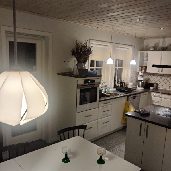 Udspartling, filt og maling af køkken alrum