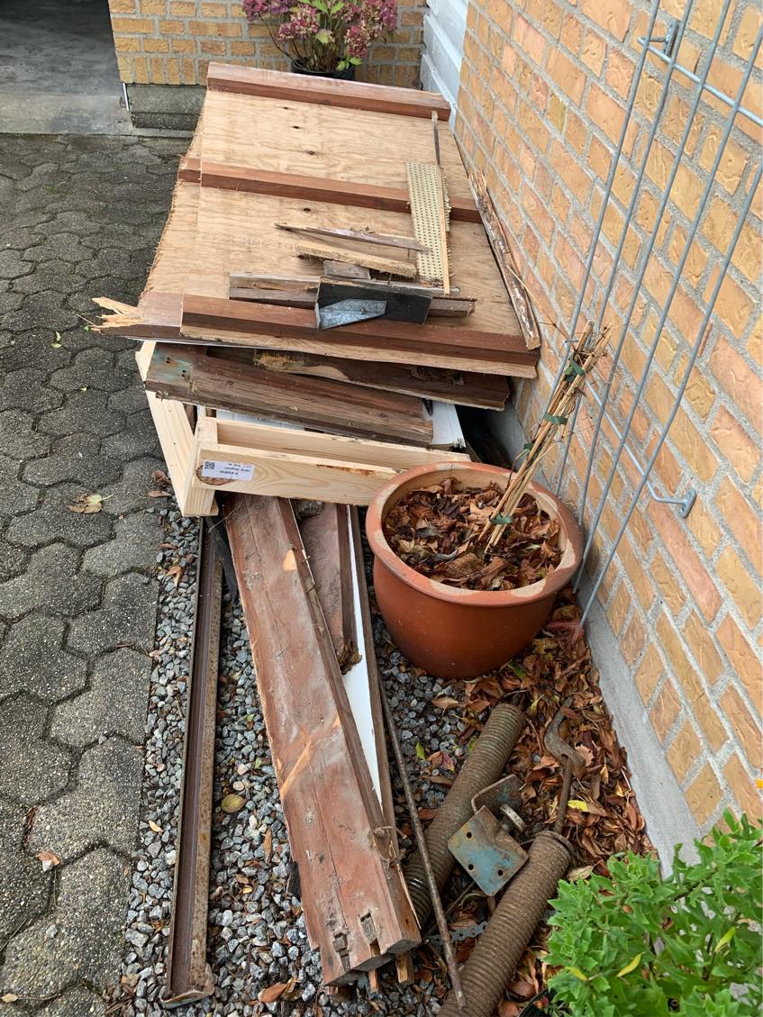 Afhentning af gammel carport