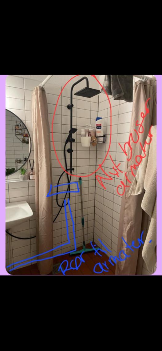 Opsætning af vaskeskab og bruse amatur, og der skal trænes nye rør fra håndvask til bruse amatur.