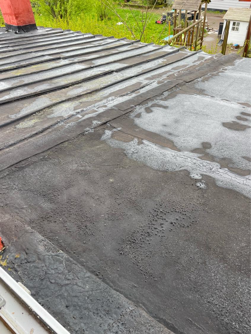 Lappe revner og huller på min fars tagpap