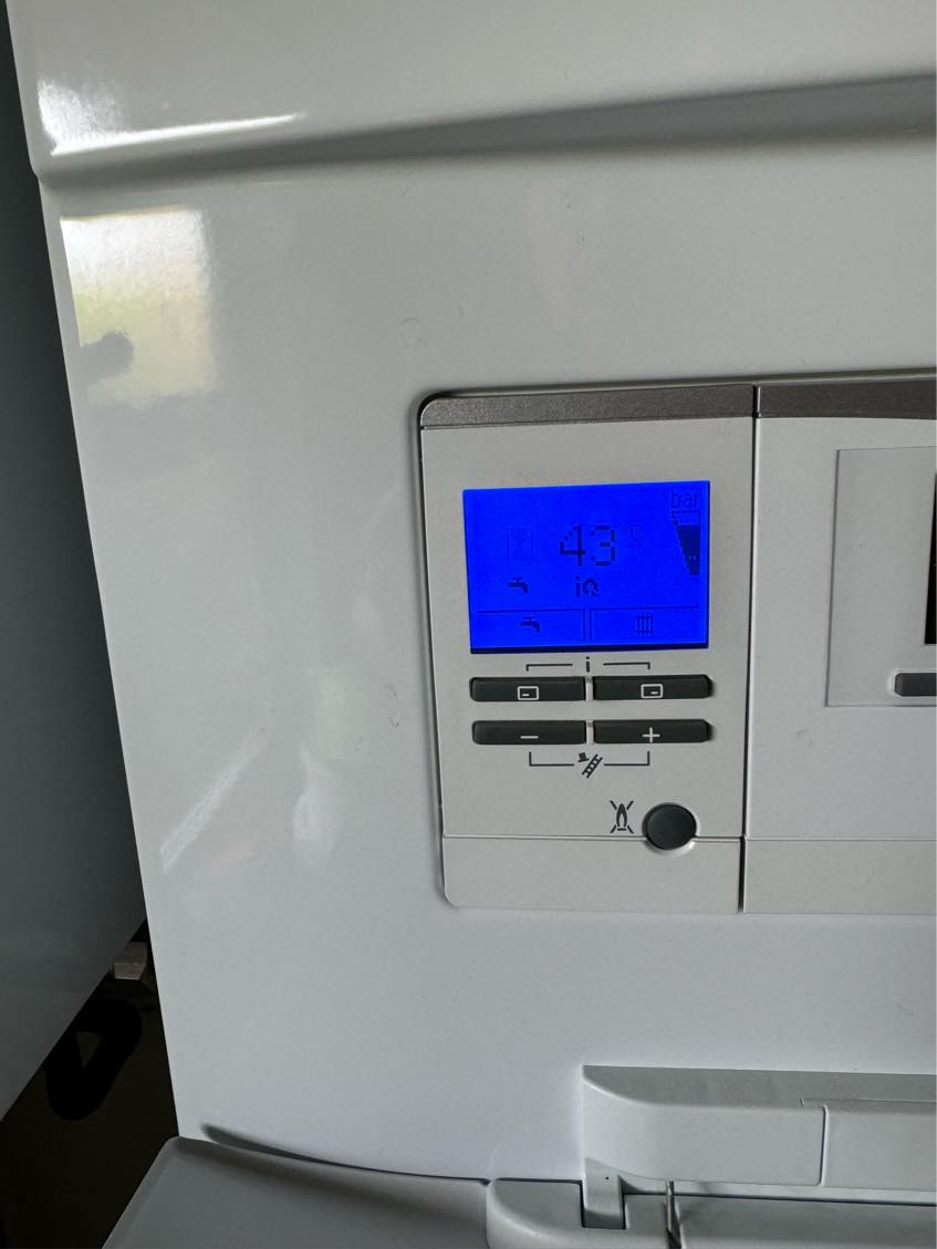 Vandpumpe til varmeanlæg defekt