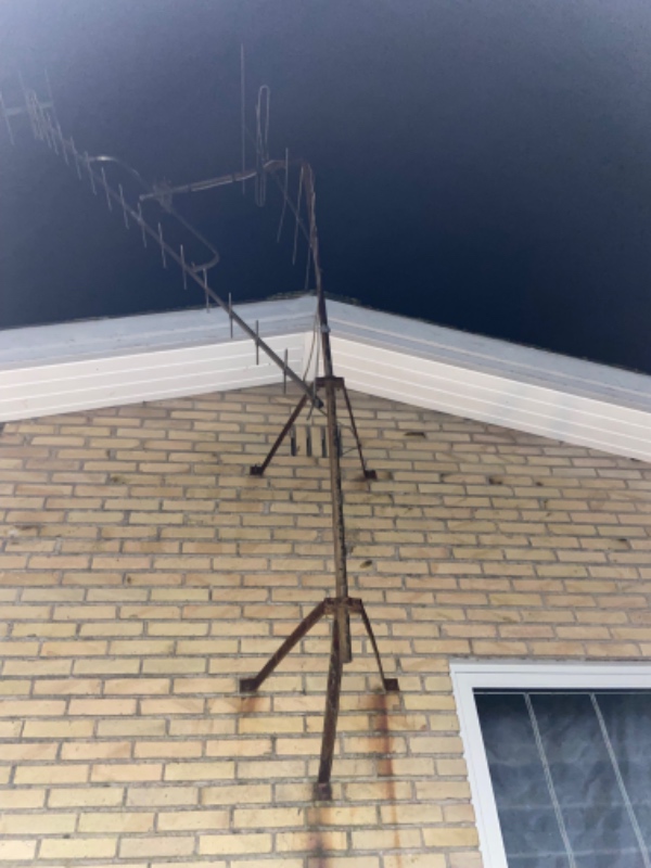 Nedtagning af TV antenne på gavl
