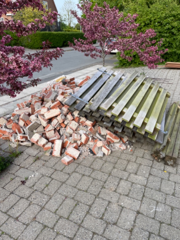 Fjernet en bunke murbrokker