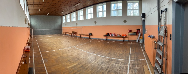 Slibning af gulv i 100 gymnastiksal
