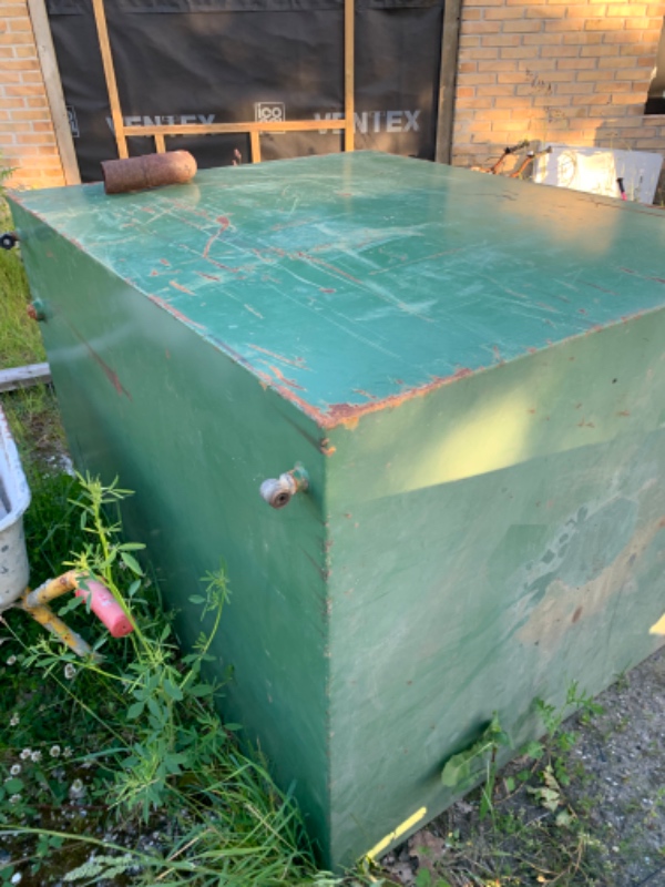 Fjernelse af olietank og vaskemaskine