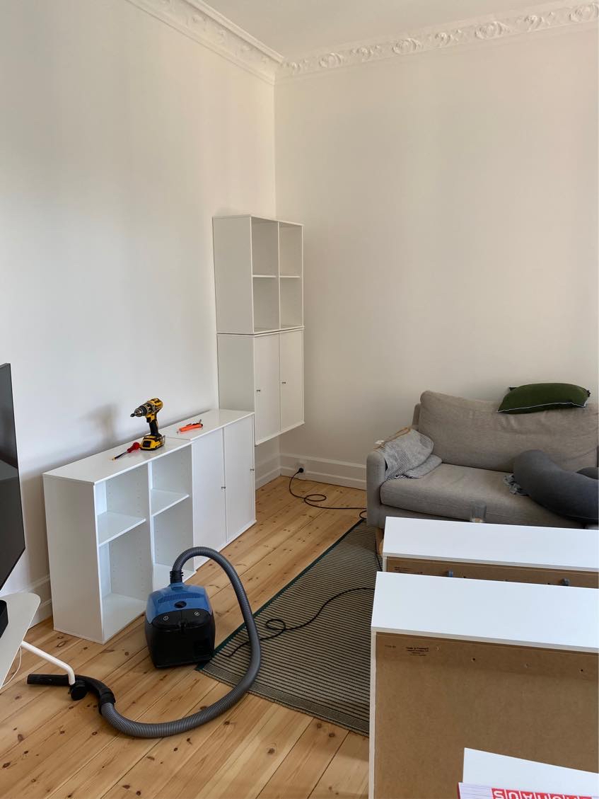 Opsætning af reol på væg