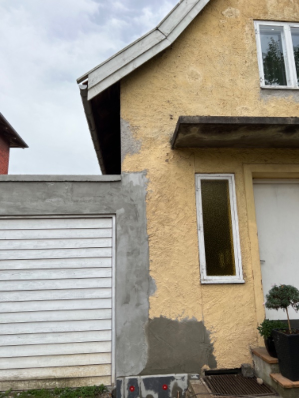 Malet vindskeder og 2 kviste