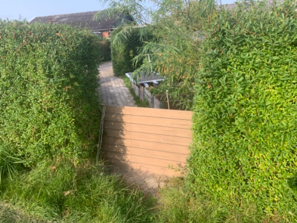 Opsætning og montering af havelåge