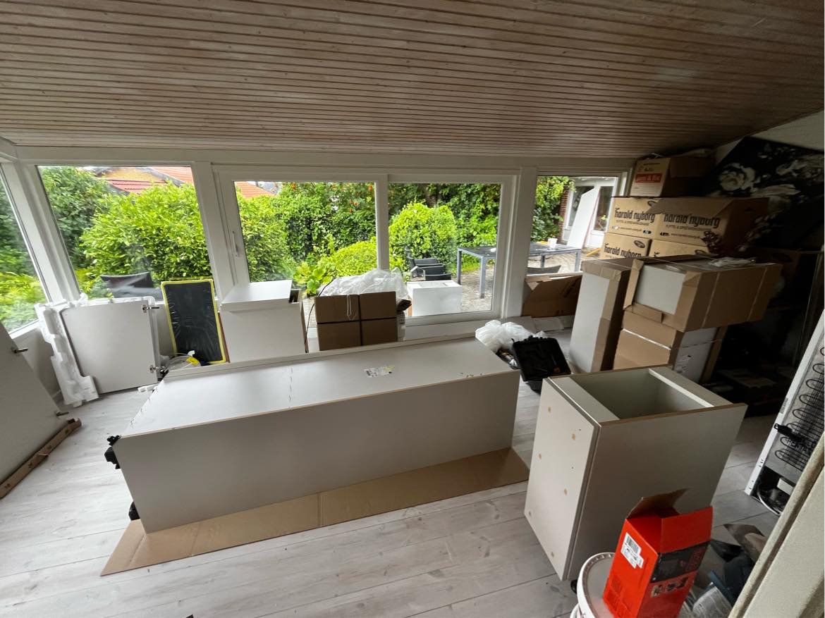 Hjælp til at sætte køkken op